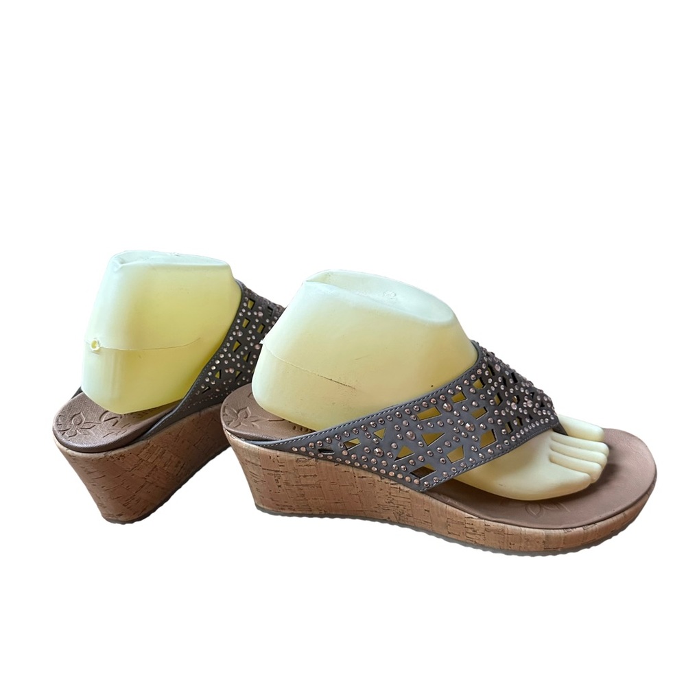Skecher Beverlee Dazzled in Natural Slip on Thong Sandals with Heels Size: 10